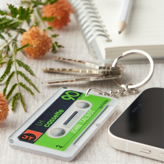 Retro German Audiotape Cassette, gepersonaliseerd  Sleutelhanger (Voorkant Rechts)