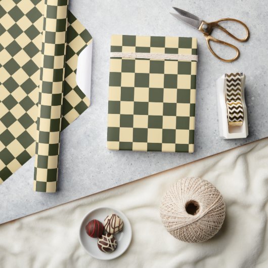 Retro geruit in olijfgroen en crème cadeaupapier (Crafts)
