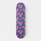 Retro Girly Roze Bloemen Patroon Skateboard (Voorkant)