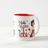 Retro Glam Huisvrouw Grappig Sarcastisch Keuken Qu Tweekleurige Koffiemok (Voorkant rechts)