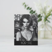  retro glamour meisje met pauw briefkaart (Staand voorkant)