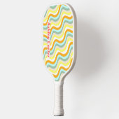 Retro golven 80s Verticale naam in rood Pickleball Paddle (Links)
