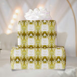 Retro Goud Groen Damast Bruiloft Cadeaupapier<br><div class="desc">Retro Gold Green Damask Wedding Suite. Een elegant damast patroon met een art deco en retro vibe. Deze trouwsuite bevat briefpapier benodigdheden zoals formele huwelijksuitnodigingen, "Save the Date" en "Thank you" kaarten, evenals een verscheidenheid aan complementaire accessoires zoals servetten, onderzetters, tafelnummers, menu, programmaborden en zelfs een korenhol spel. Personalisatie-opties omvatten...</div>