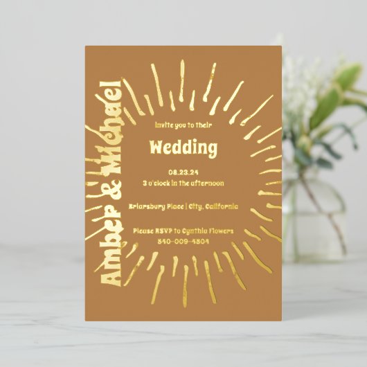Retro Gouden Bruin en Gouden Zon Bruiloft Folie Uitnodiging (Staand Voorkant)