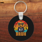 Retro Grappige 67 Halloween Meme Bruh Coole Pompoe Sleutelhanger (Voorkant)