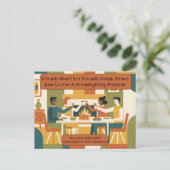 Retro Grappige Vrienden geven Potluck Clinking Bri Feestdagenkaart (Staand voorkant)