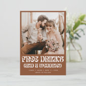 Retro Gratis Drinken Rust Terracotta Bruiloft Save The Date (Staand voorkant)