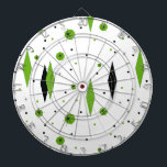 Retro Green Diamonds & Starbursts Dart Board Dartbord<br><div class="desc">Deze aanpasbare Retro Green Diamonds en Starbursts Dart Board is een nieuwe stap op een manier. Het bevat kitschy, zwarte zetbursts op groene poka-stippen, die geometrische, groene en zwarte diamantvormen omgeven. Pas de achtergrondkleur aan op dit moderne product uit het midden van de eeuw als je het gevoel hebt dat...</div>