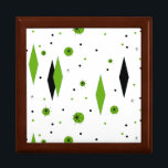 Retro Green Diamonds & Starbursts Tile Gift Box Cadeaudoosje<br><div class="desc">Deze aanpasbare Retro Green Diamonds en Starbursts Tile Gift Box is een nieuwe stijl. Het bevat kitschy, zwarte zetbursts op groene poka-stippen, die geometrische, groene en zwarte diamantvormen omgeven. Pas de achtergrondkleur aan op dit moderne product uit het midden van de eeuw als je het gevoel hebt dat je bang...</div>