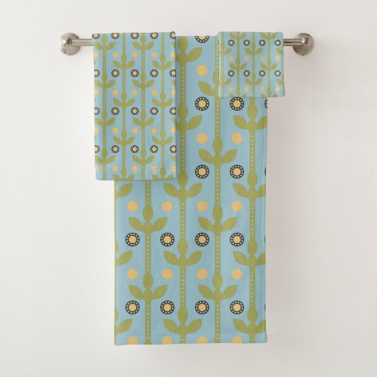 Retro Green en Blue Cute Folksy Floral Pattern Bad Handdoek (Insitu)