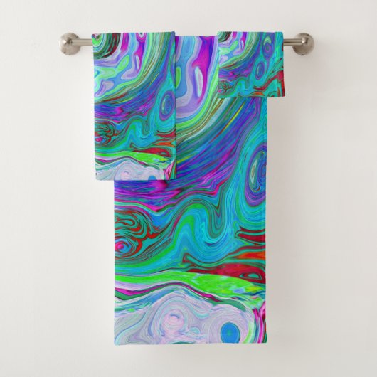Retro Green, Red en Magenta Abstract Groovy Swirl Bad Handdoek (Insitu)