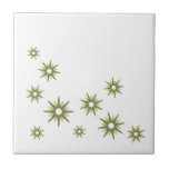 Retro Green Starburst Design Ceramic Tile Tegeltje<br><div class="desc">Moderne vormgeving uit de midden-eeuwen,  geïnspireerd op het moderne design met  retro groene starbursts in een organisch design op een witte achtergrond. Eenvoudig,  schoon modern design.</div>