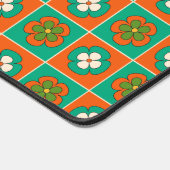 Retro Groen Rood Groovy Bloem Script Naam Bureaumat (Hoek)