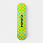 Retro Groene en Gele Checkerboard School Persoonlijk Skateboard (Voorkant)