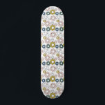 Retro Groovy 60s 70s Floral Skateboard<br><div class="desc">Terug naar de oude school met dit retro-geïnspireerde ontwerp van het bloemetjesbord.</div>
