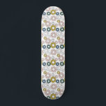 Retro Groovy 60s 70s Floral Skateboard<br><div class="desc">Terug naar de oude school met dit retro-geïnspireerde ontwerp van het bloemetjesbord.</div>