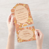 Retro Groovy 70's Gemuteerde tenteenbruiloft All In One Uitnodiging (Afscheurbaar)