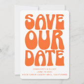 Retro Groovy 70s Helder Sinaasappel QR Code Huweli Save The Date (Voorkant)