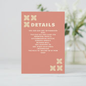 Retro Groovy 70s Patroon Terracotta Bruiloft Informatiekaartje (Staand voorkant)