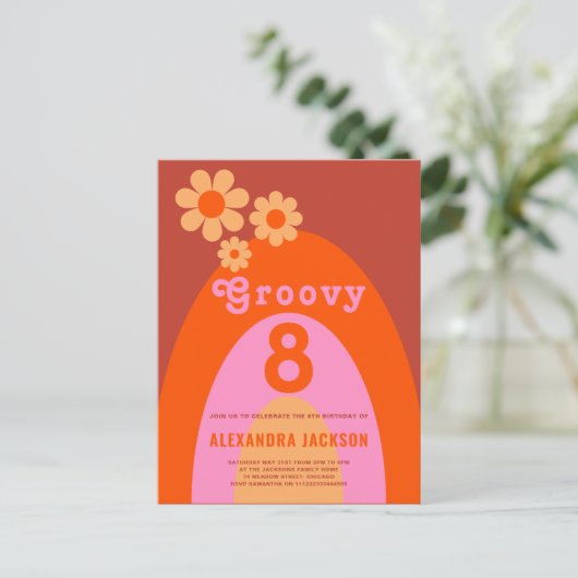 Retro Groovy 8 Meisjes Verjaardagsfeest Uitnodiging Briefkaart (Staand voorkant)