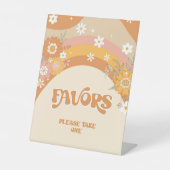 Retro groovy baby hippy Favors pedestal sign Reclamebord Met Voetstuk (Voorkant)