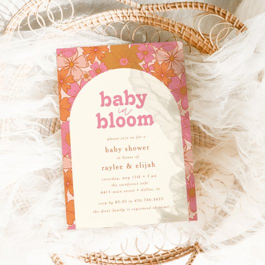 Retro Groovy Bloemenboog Baby in Bloom | Kaart
