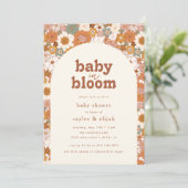 Retro Groovy Bloemenboog Baby in Bloom | Neutraal Kaart (Staand voorkant)