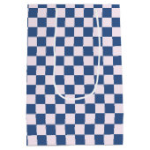 Retro Groovy Blue Checkered Santa Claus Christmas Medium Cadeauzakje (Achterkant)