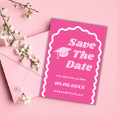 Retro Groovy Bold Roze Wavy Afstudeerder Pet Afstu Save The Date