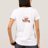 Retro groovy bordeauxrode terracotta 30e verjaarda t-shirt (Achterkant)
