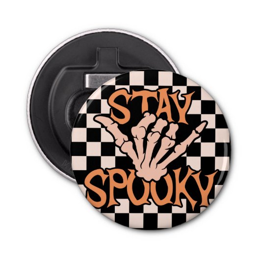 Retro Groovy Checkered Stay Spooky Halloween Button Flesopener (Voorkant)