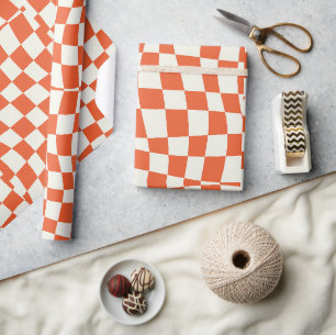 retro groovy cute oranje golvende geruite cadeaupapier