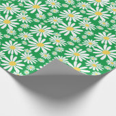 Retro Groovy Daisies Spring Pattern Kelly Green Cadeaupapier (Hoek)