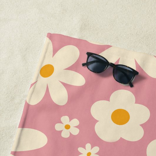 Retro groovy daisy boho woestijn roze gepersonalis strandlaken (In situ)