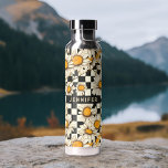 Retro Groovy Daisy Checkerboard gepersonaliseerde  Waterfles<br><div class="desc">Retro Groovy Daisy Checkerboard Personalized Name Thor Copper Insulated Bottle heeft een groovy daisy patroon op een zwart-witte dambordpatroon achtergrond met uw aangepaste tekst of gepersonaliseerde naam in het midden. Perfect als cadeau voor familie en vrienden voor Kerstmis,  verjaardag,  feestdagen,  Moederdag,  collega's en meer. Creëer door ©Evco Studio www.zazzle.com/store/evcostudio</div>