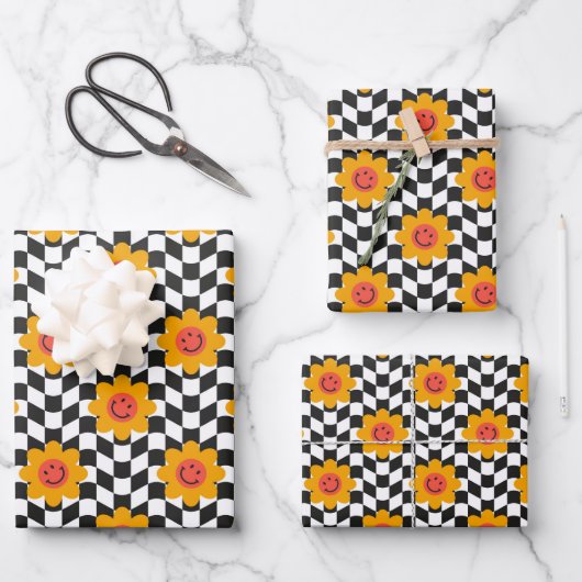 Retro Groovy Daisy Flower Aesthetic Checkered Inpakpapier Vel (Voorkant)
