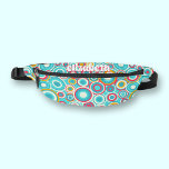 Retro Groovy Dot Patroon Heuptasje<br><div class="desc">Dit stijlvolle fanny pack heeft een funky retro stippenpatroon in groovy kleuren en jouw naam aan de bovenkant. De tas heeft een verstelbare zwarte tailleband, een ritssluiting en is 14, 5 inch x 6 inch groot. Mesh verdeler, drie kaarthouders, en een interne zak met ritssluiting aan de binnenkant, is er...</div>