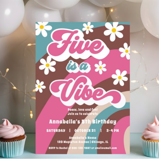Retro Groovy FIVE is een vibe 5e verjaardagsfeest Kaart