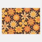 Retro Groovy Floral Patroon Geel en Oranje Inpakpapier Vel (Voorkant)