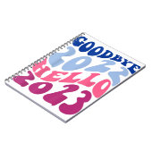 Retro Groovy Goodbye 2022 Hallo 2023 nieuwjaarsv Notitieboek (Linkerzijde)