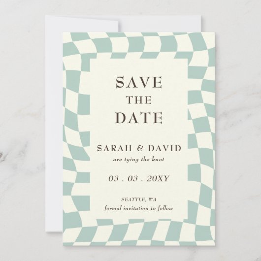 Retro Groovy Groen Checkerboard Bruiloft Save The Date (Voorkant)