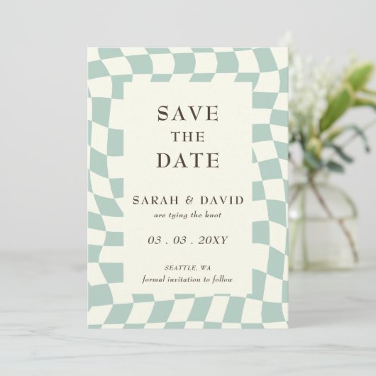 Retro Groovy Groen Checkerboard Foto Save The Date (Staand voorkant)