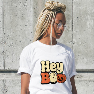 Retro Groovy Halloween Dames T-Shirt “Hey Boo”