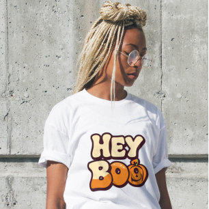 Retro Groovy Halloween Dames T-Shirt “Hey Boo”