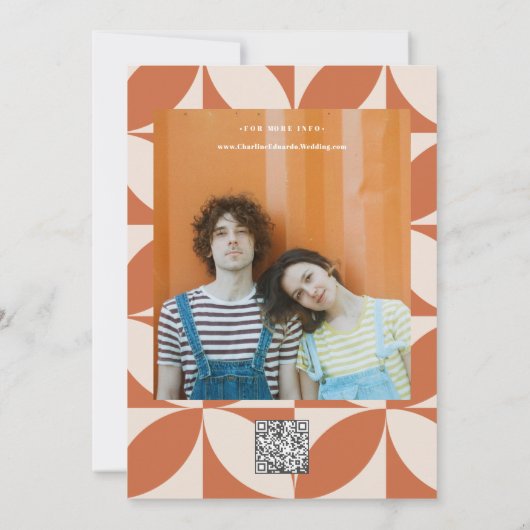 Retro Groovy Kleurrijke Wavy Boho Bruiloft QR Code Kaart (Achterkant)