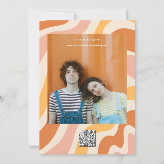 Retro Groovy Kleurrijke Wavy Boho Bruiloft QR Code Kaart (Achterkant)