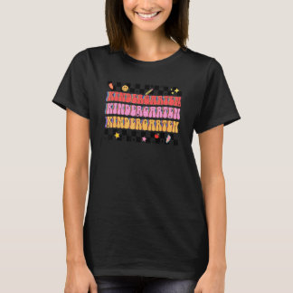Retro Groovy Kleuterschool Leraar Kinder Squad Wom T-shirt