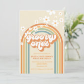 Retro Groovy Ones Regenboog Twin Verjaardag Kaart (Staand voorkant)