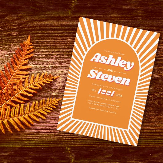 Retro groovy oranje zonnestralen 70s geïnspireerde kaart