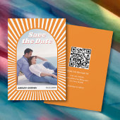 Retro groovy oranje zonnestralen 70s geïnspireerde save the date